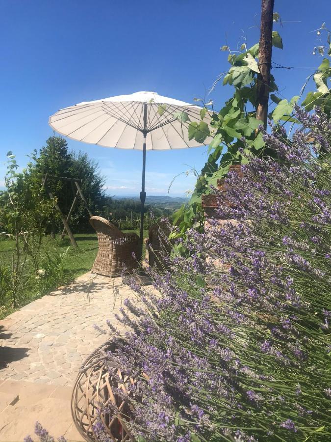 Number 10 Locanda B&B Belvedere Langhe Екстериор снимка