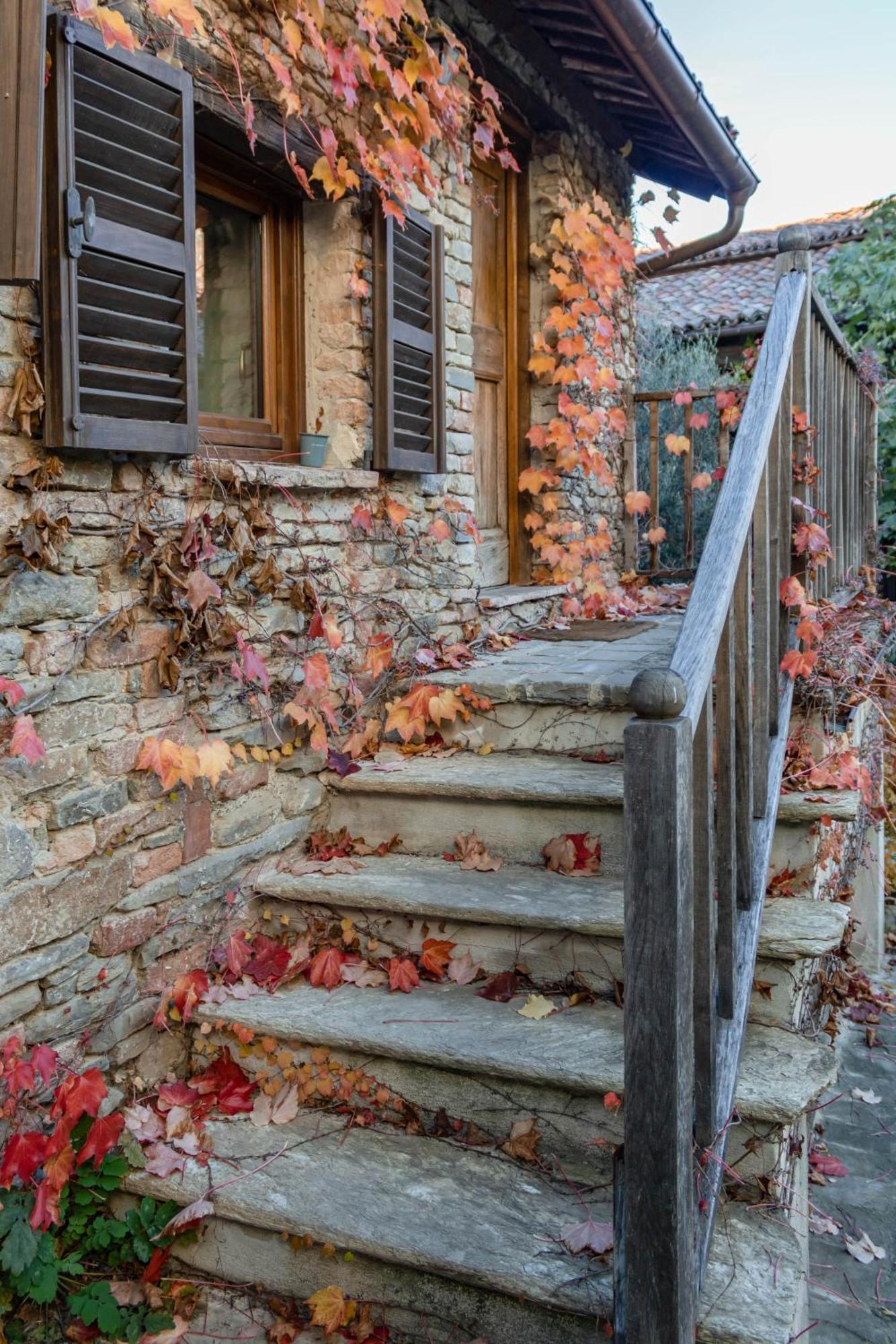 Number 10 Locanda B&B Belvedere Langhe Екстериор снимка